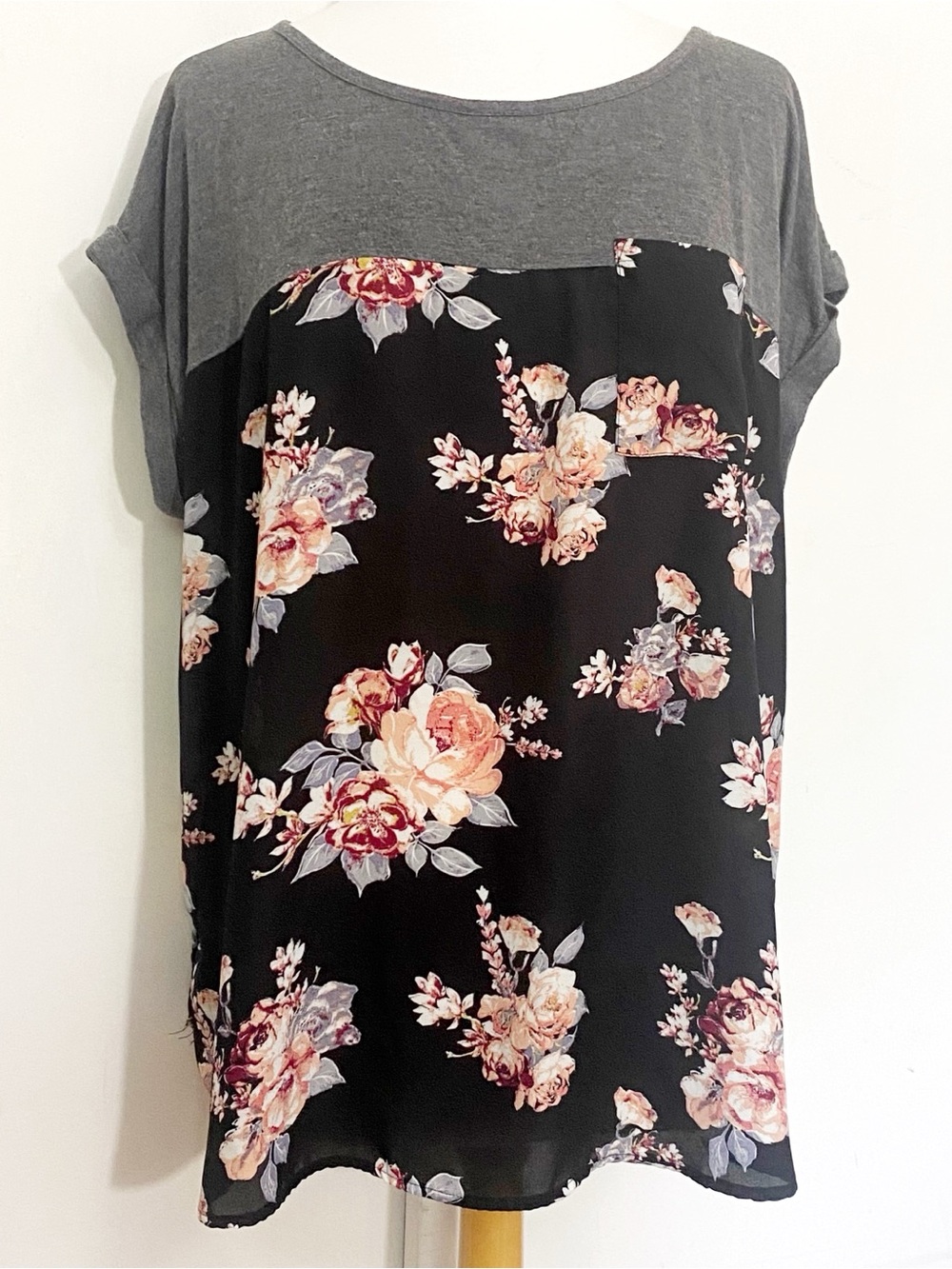 Rewind Floral Print Short Sleeve Top Black, Pink ,Gray. Knit Top Woven Bottom 3X